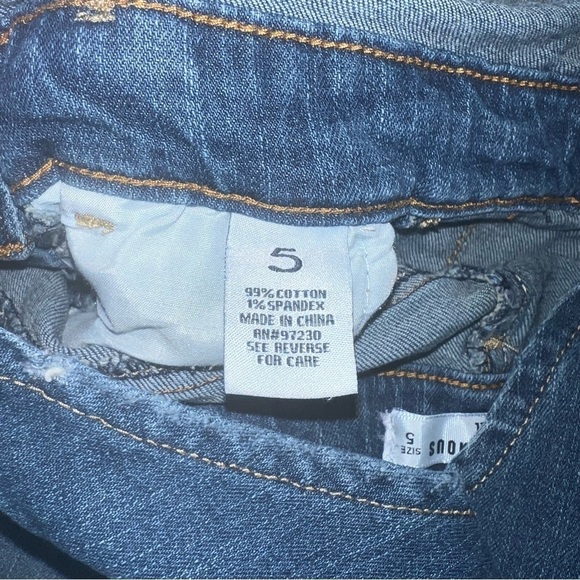 Almost Famous Medium Wash Distressed Skinny Denim Overalls Size 5 - Picture 10 of 13